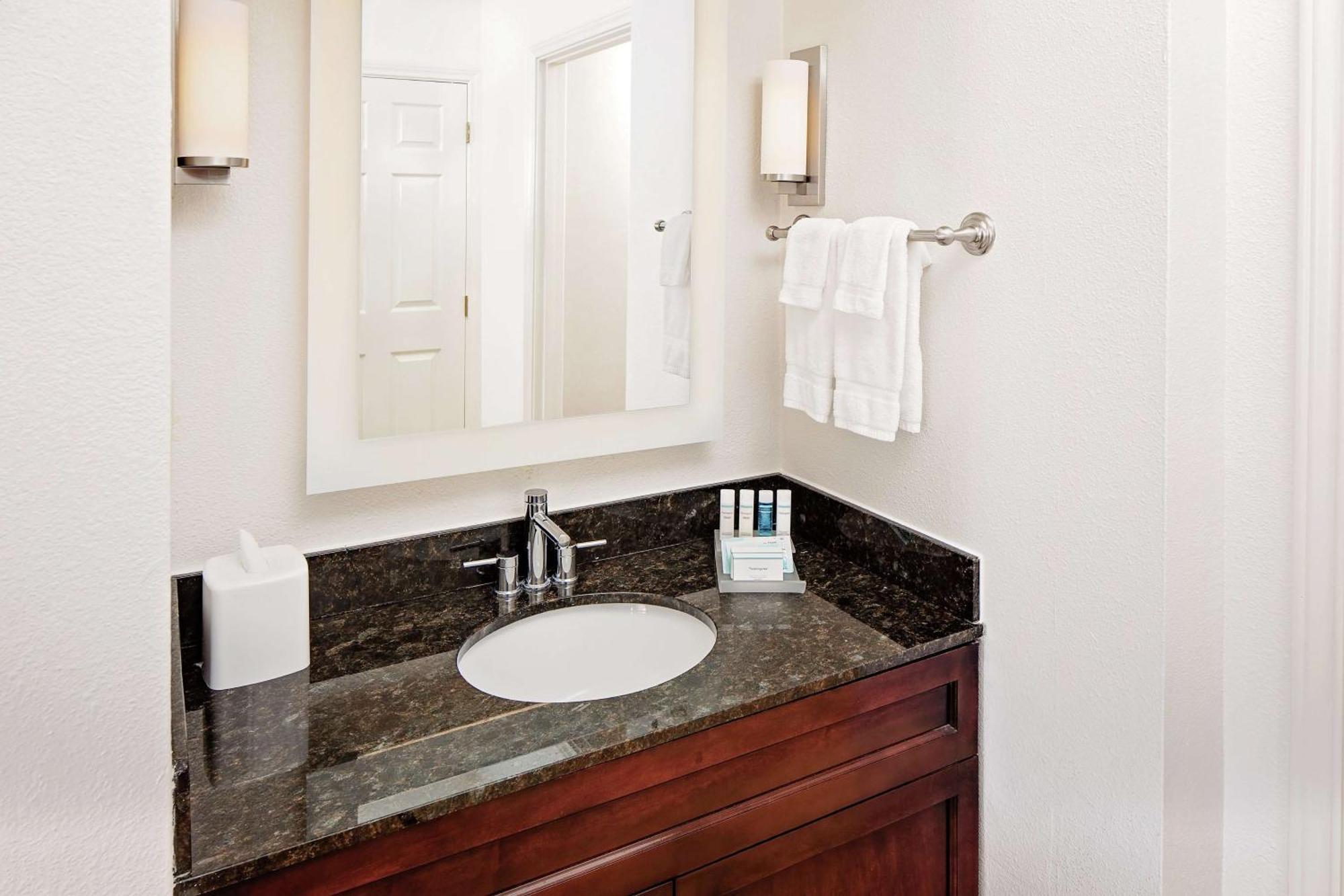 Homewood Suites By Hilton Dallas Market Center Extérieur photo