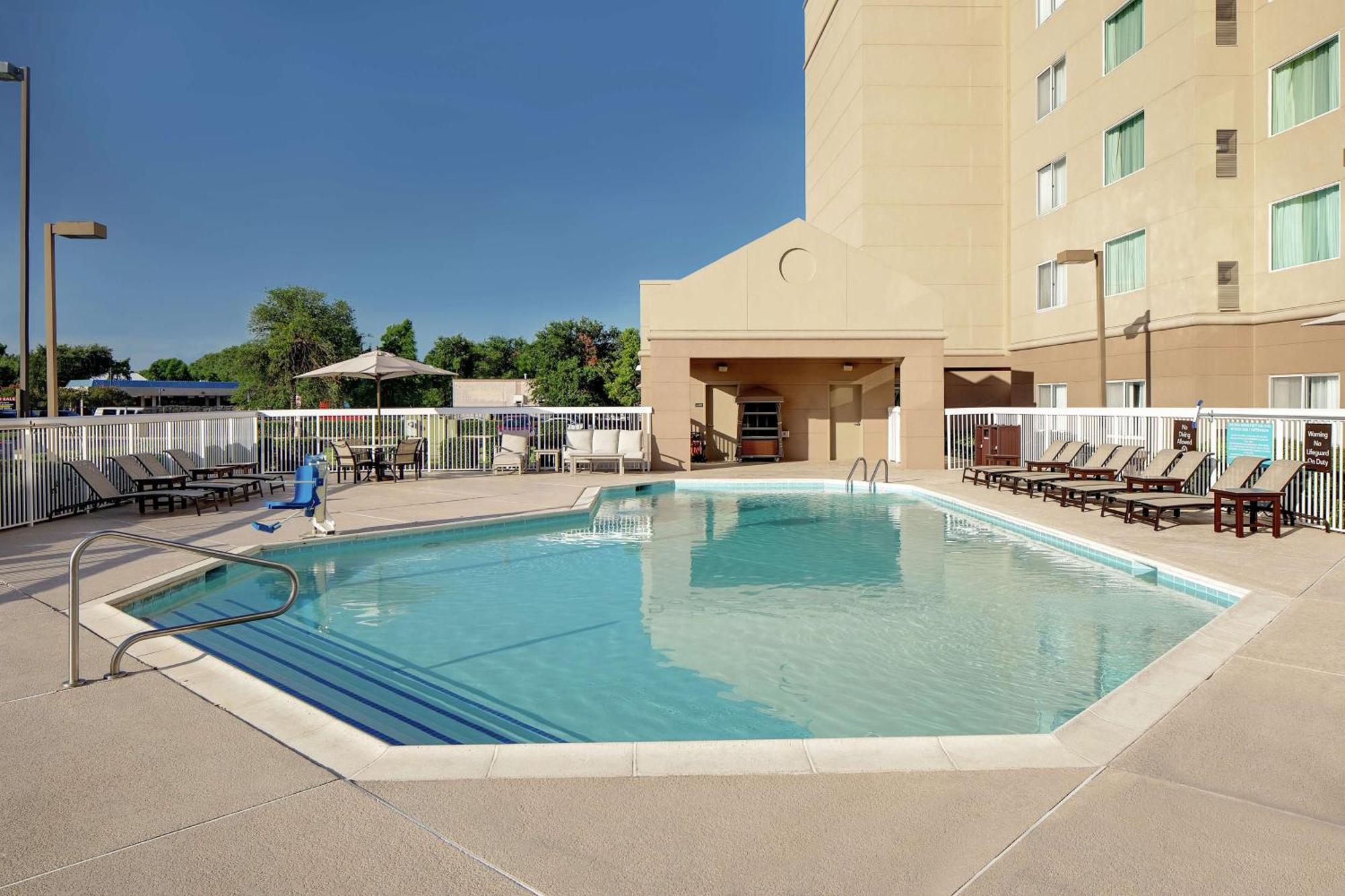 Homewood Suites By Hilton Dallas Market Center Extérieur photo